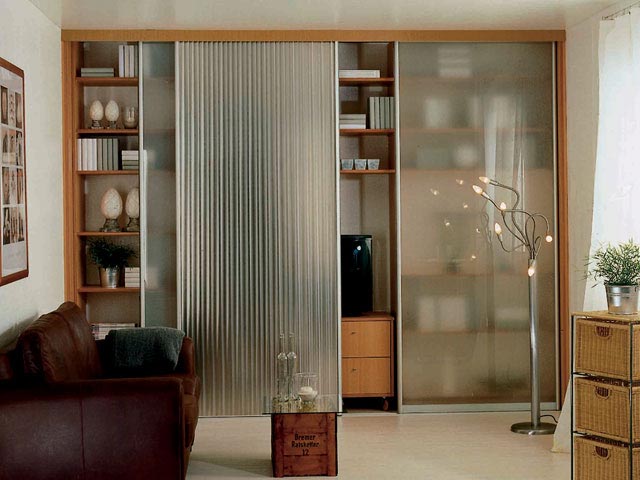 фотография установленного шкафа-купе под заказ гостиная