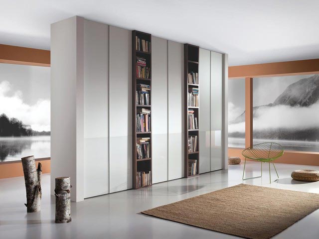 фото шкафа купе в гостиной на заказ