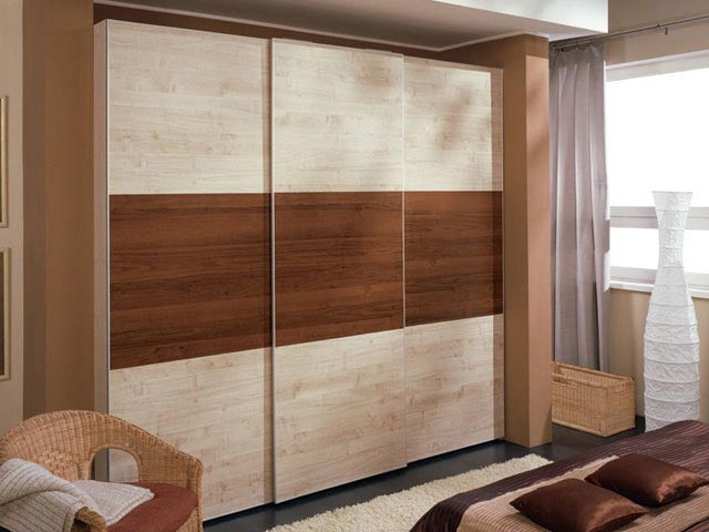 фотография установленного шкафа в спальне
